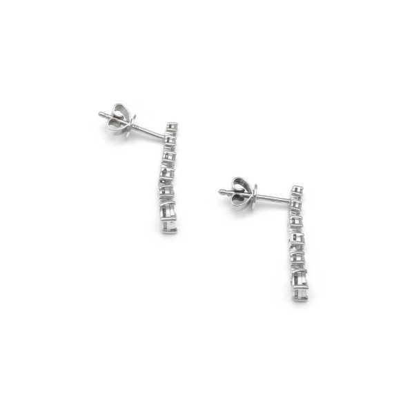 Aretes articulados con diamantes en oro blanco 14 kilates. Discount