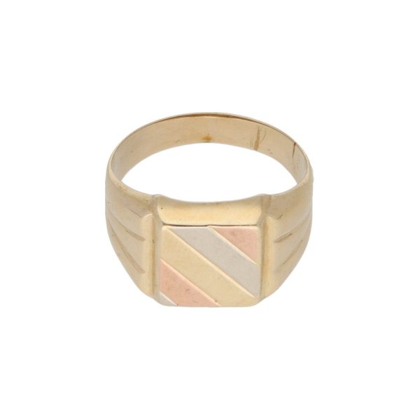 Anillo tipo sello en oro amarillo 14 kilates. Supply