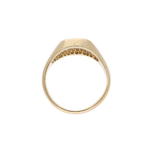 Anillo tipo sello con diamante y esmalte en oro amarillo 14 kilates. For Discount