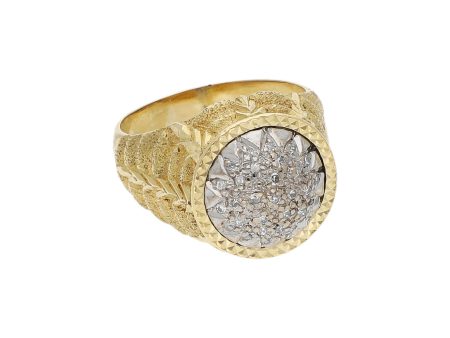 Anillo labrado con diamantes en oro dos tonos 18 kilates. Fashion