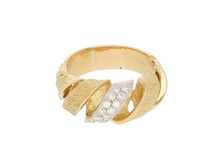 Anillo calado con diamantes en oro amarillo 18 kilates. For Cheap