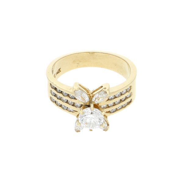 Anillo estilizado con circonias en oro amarillo 14 kilates. For Discount